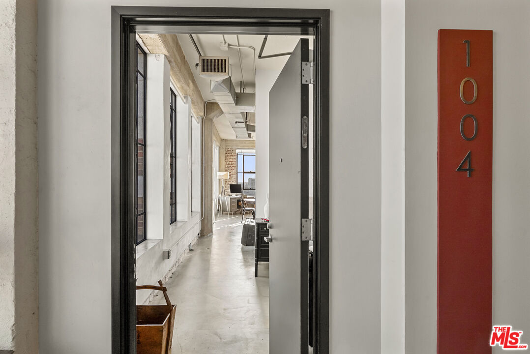 315 E 8th St Unit: 1004