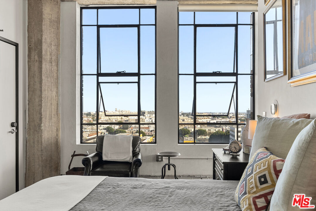 315 E 8th St Unit: 1004