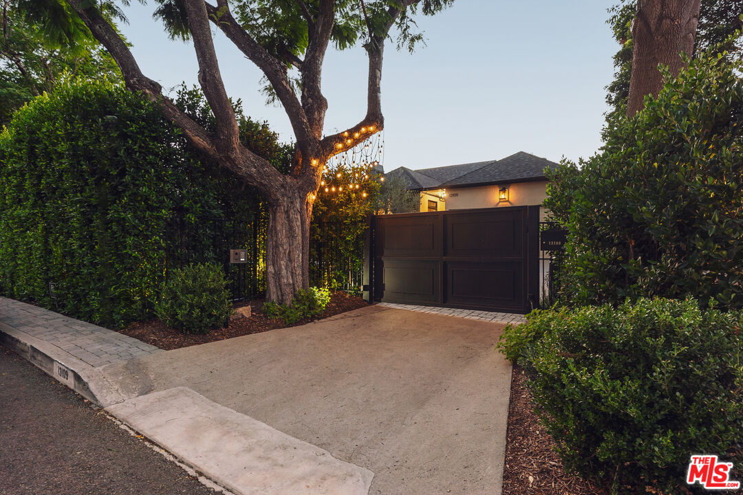 13109 Valley Vista Blvd