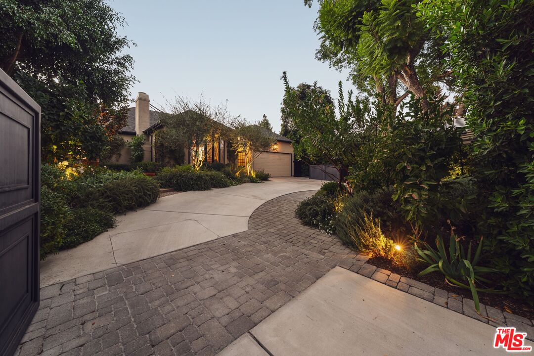 13109 Valley Vista Blvd