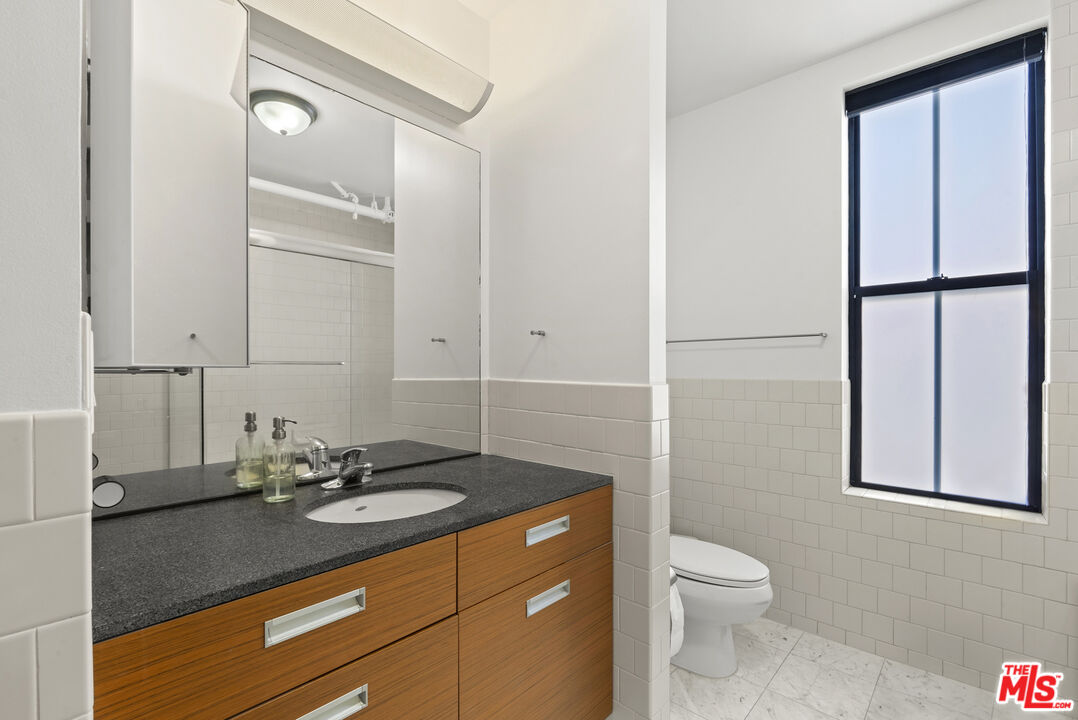 746 S Los Angeles St Unit: 1201