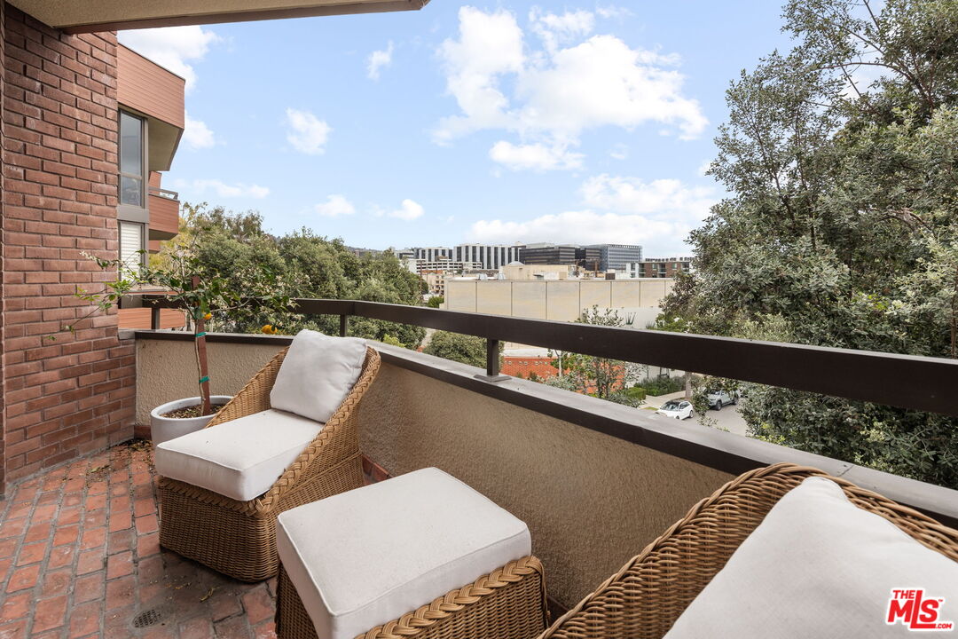 300 N Swall Dr Unit: 354