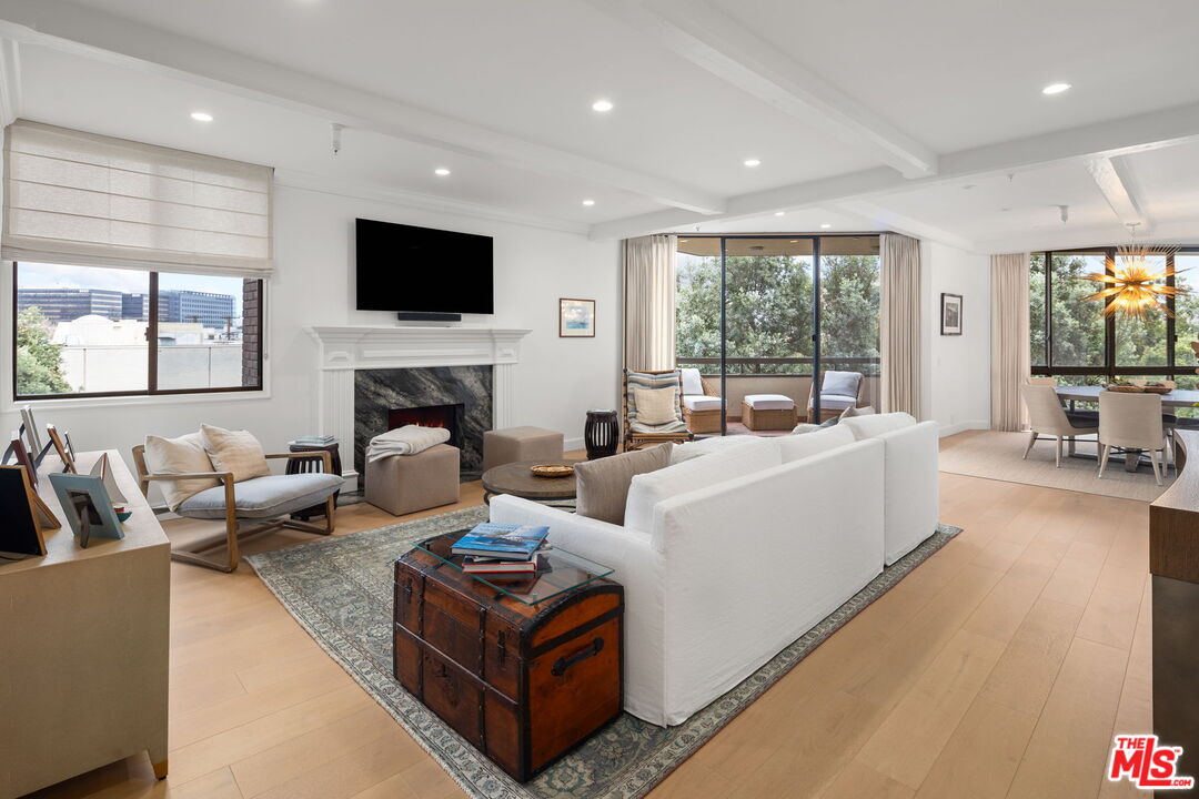 300 N Swall Dr Unit: 354