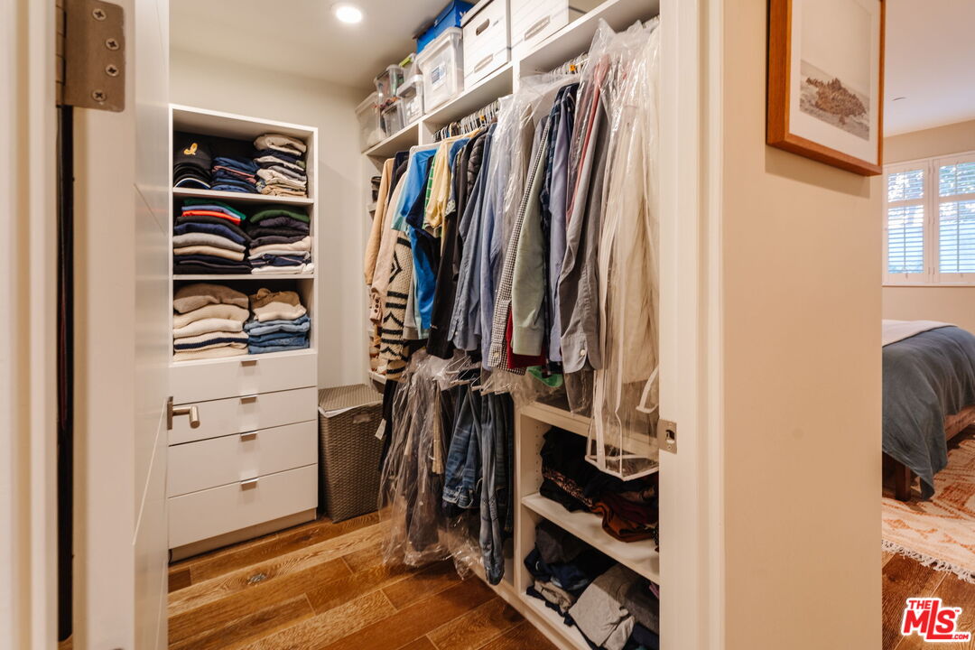 441 S Barrington Ave Unit: 109