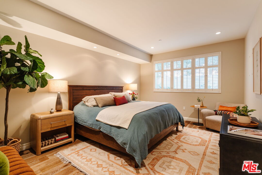 441 S Barrington Ave Unit: 109