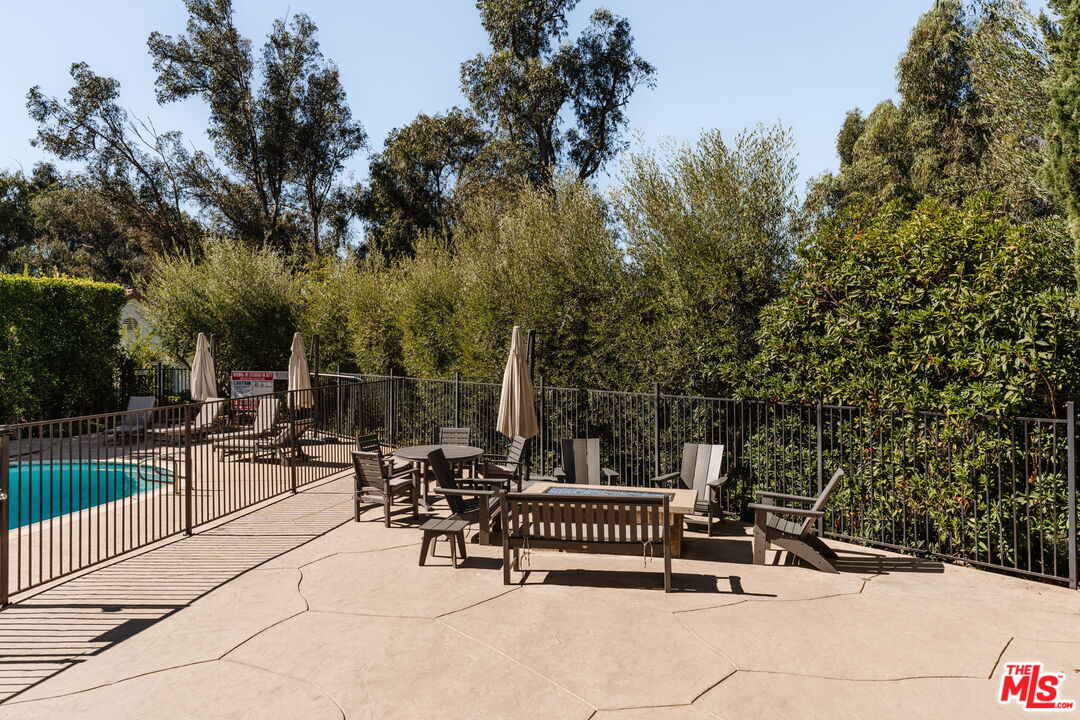 441 S Barrington Ave Unit: 109