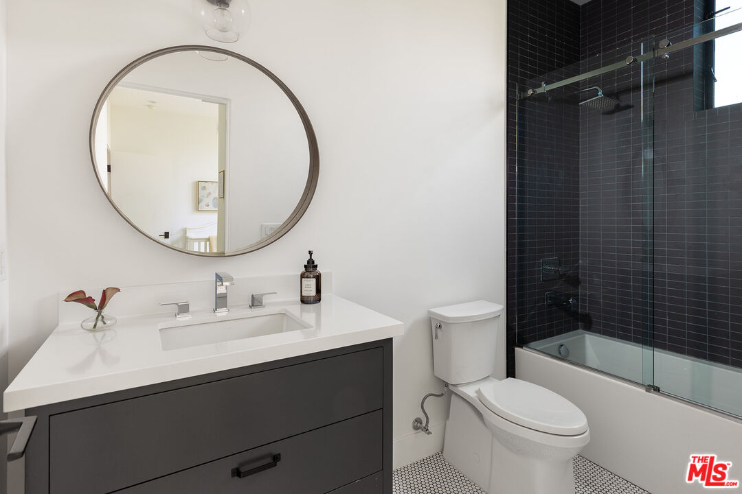 1927 18th St Unit: C