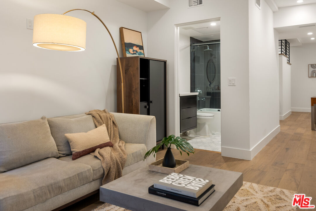 1927 18th St Unit: C