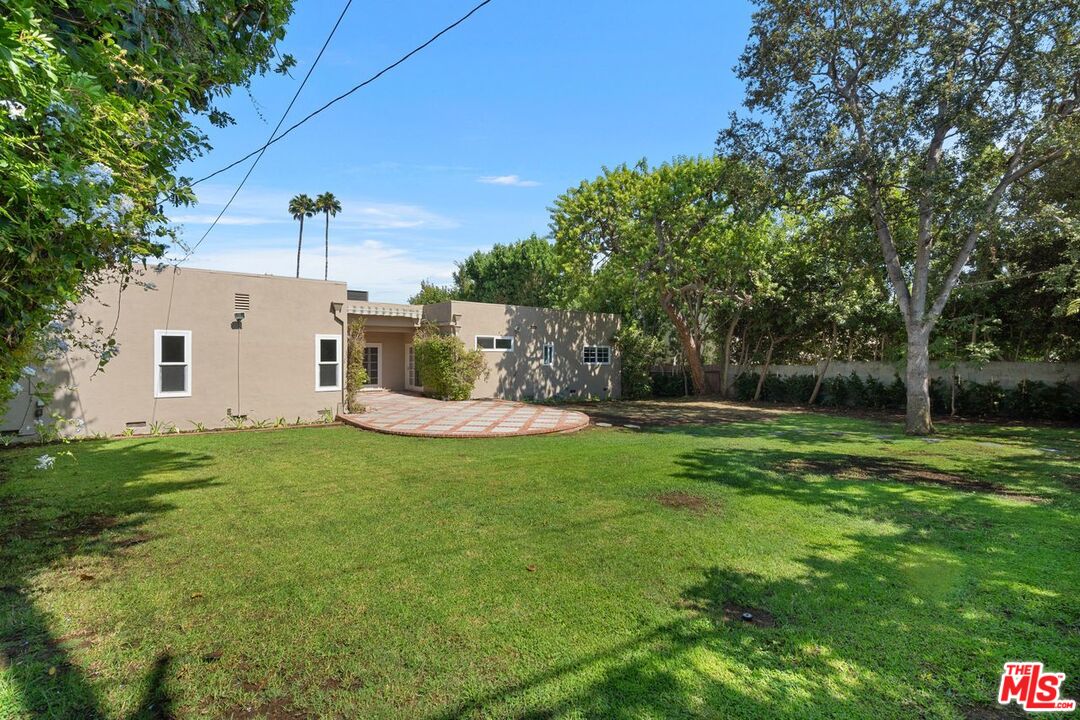 519 N Rexford Dr