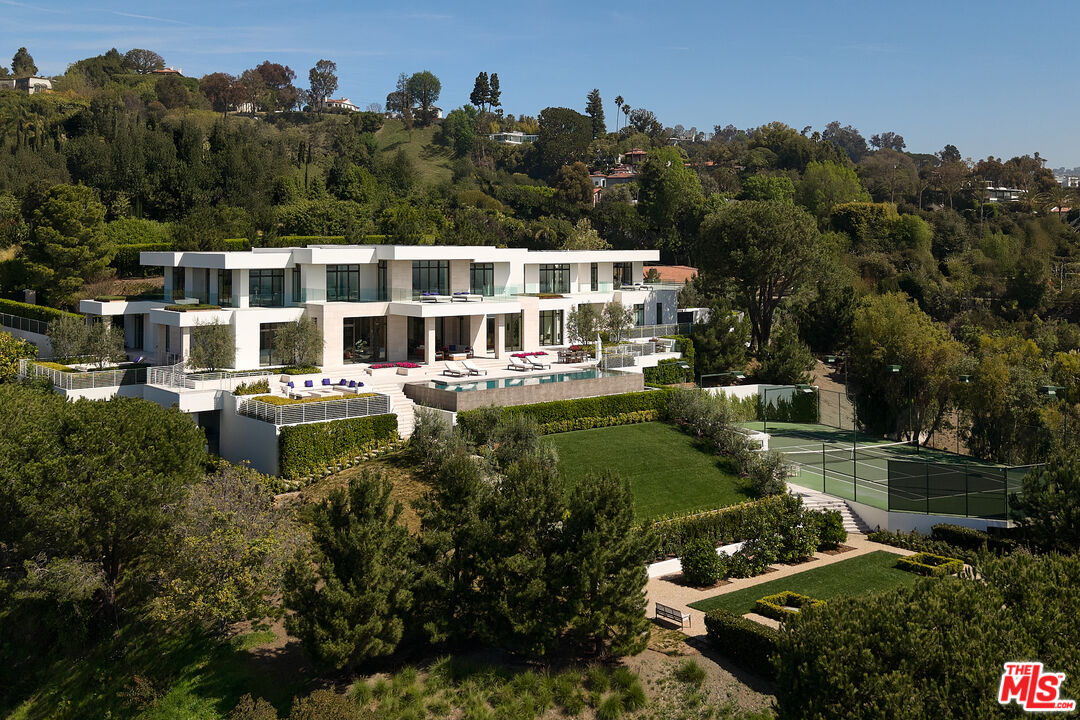 9966 Beverly Grove Dr