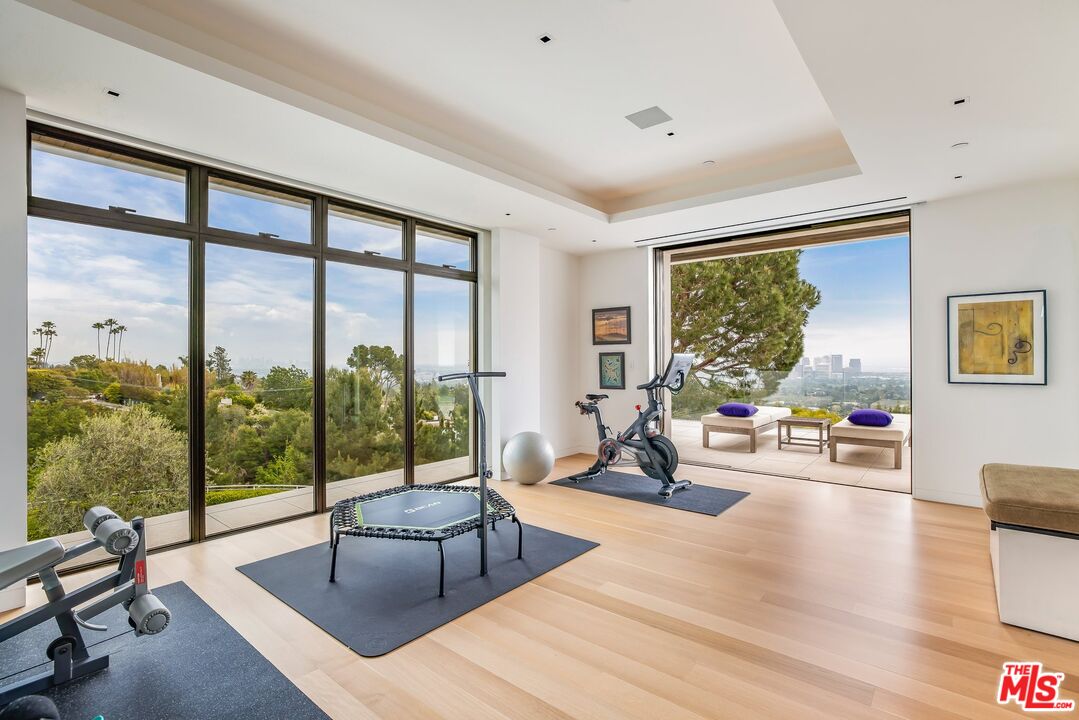 9966 Beverly Grove Dr