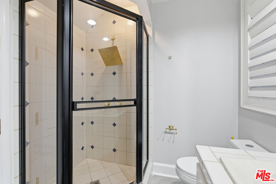 703 Trenton Dr Unit: Unit 1