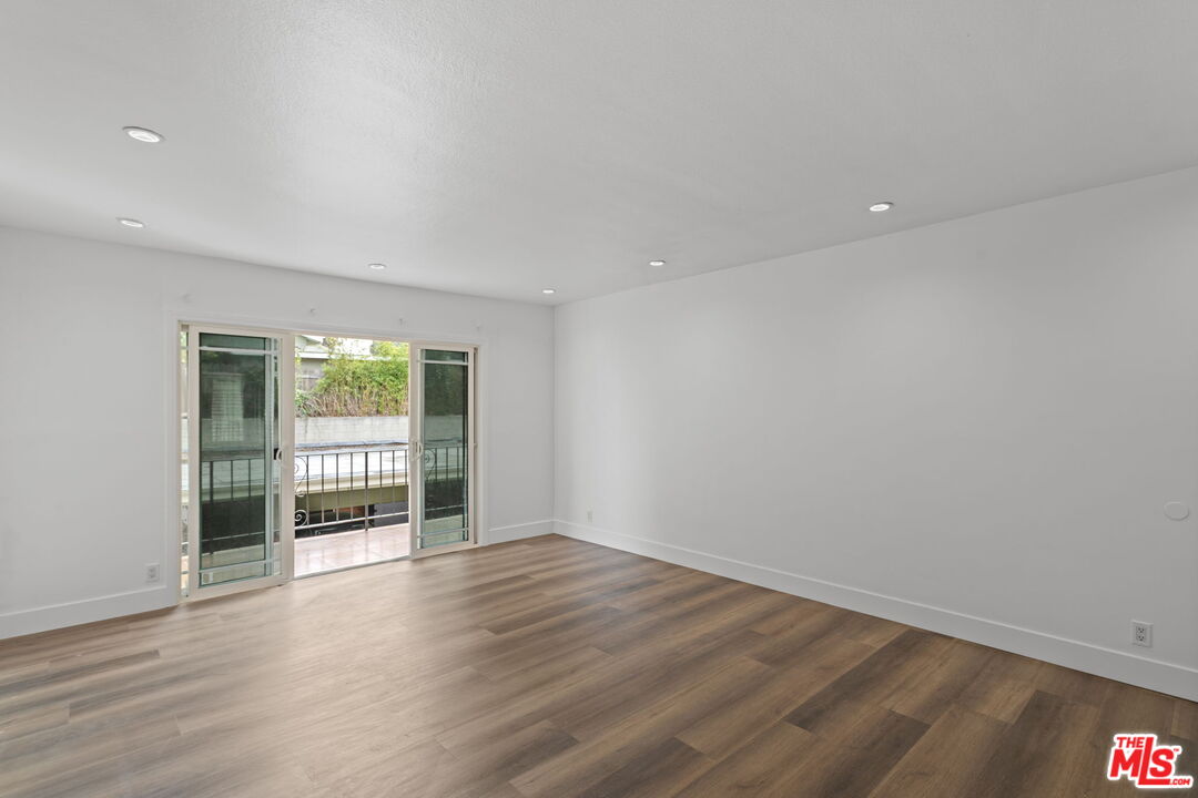 530 Evergreen St Unit: 9