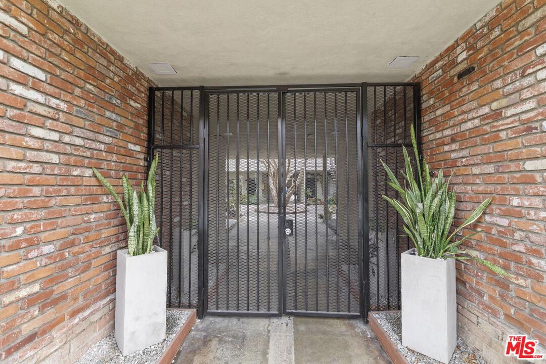 530 Evergreen St Unit: 9