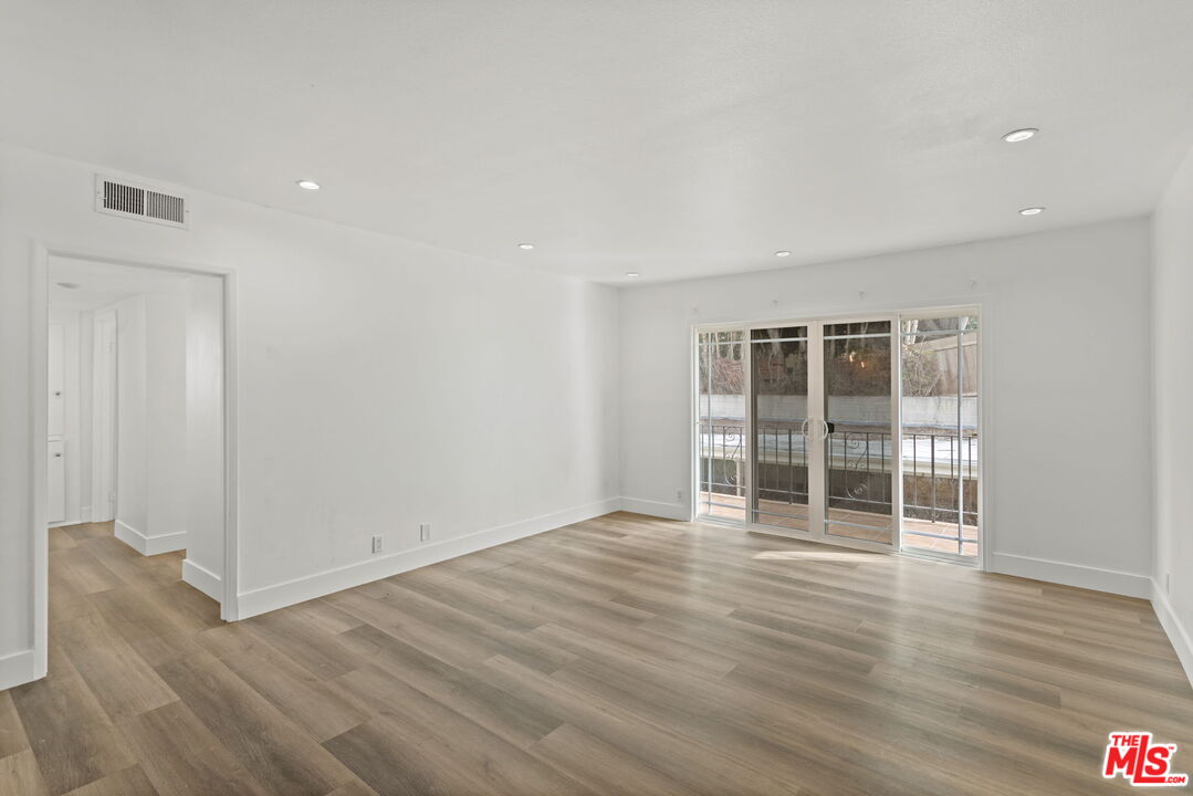 530 Evergreen St Unit: 9