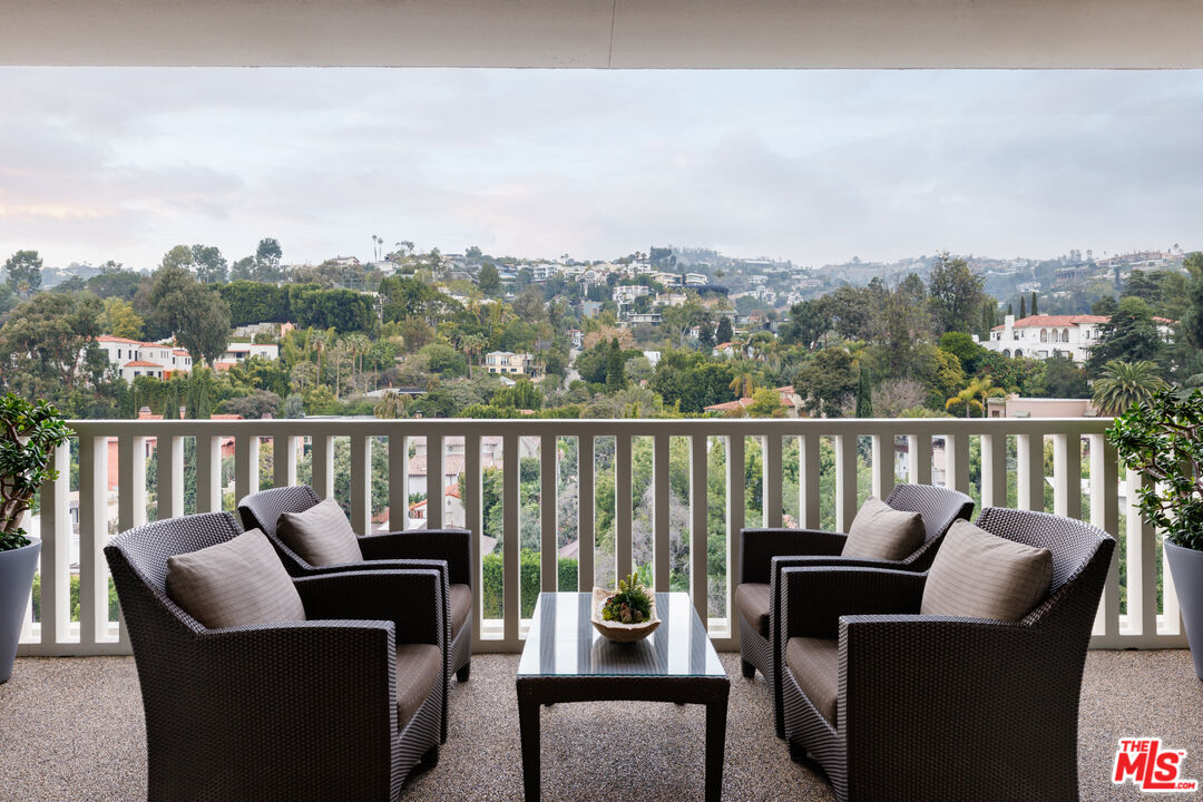 9255 Doheny Rd Unit: 1003