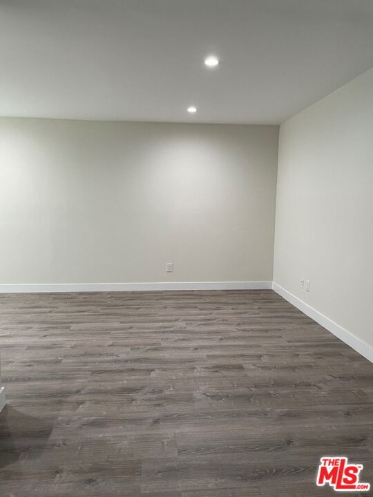 27 Anchorage St Unit: B