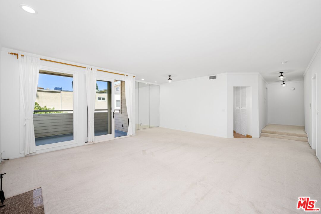 1808 Manning Ave Unit: 103