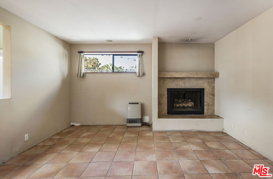1017 Pearl St Unit: E