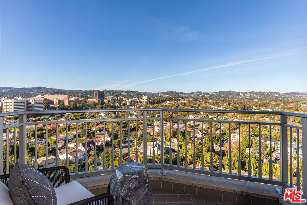 10727 Wilshire Blvd Unit: 1702