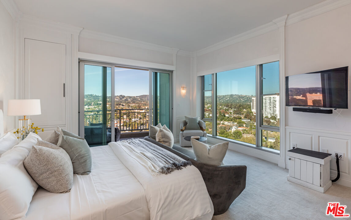 10727 Wilshire Blvd Unit: 1702
