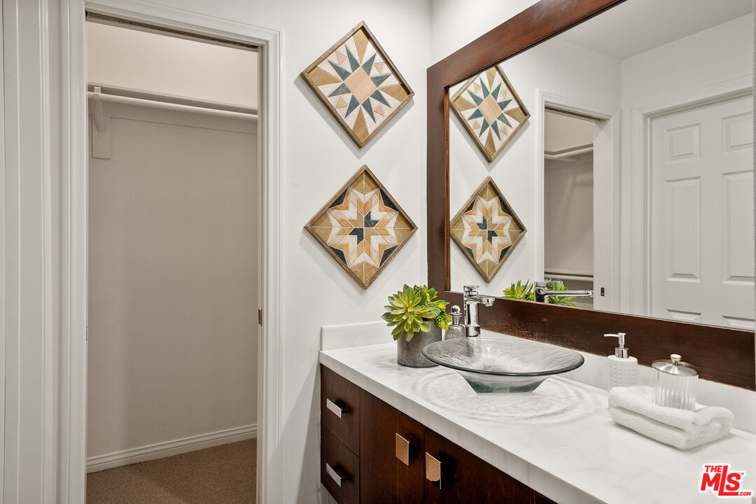 11667 Gorham Ave Unit: 206