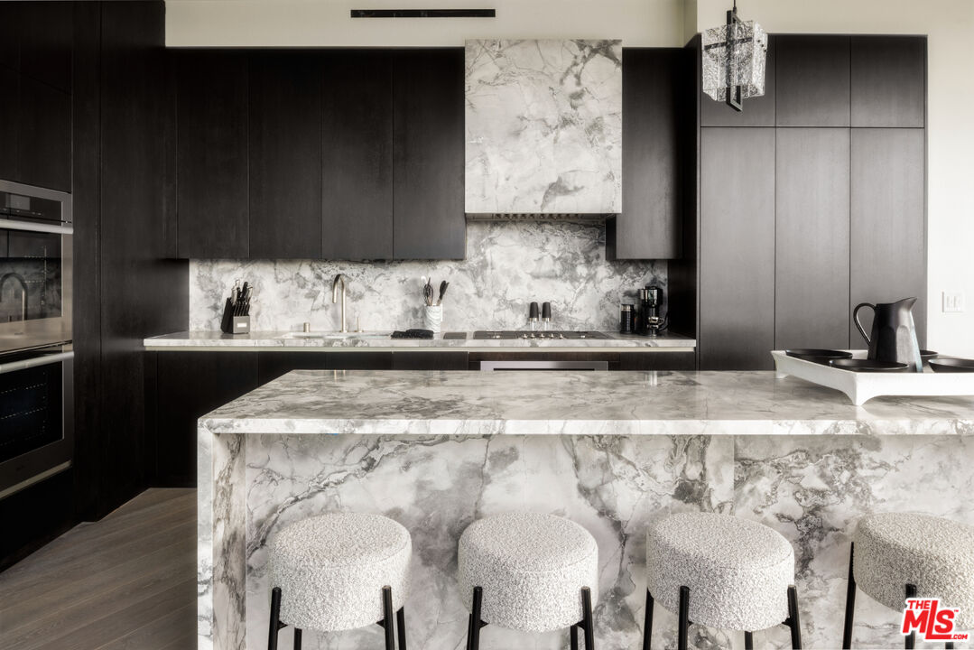 211 W Elm Ct Unit: 13C