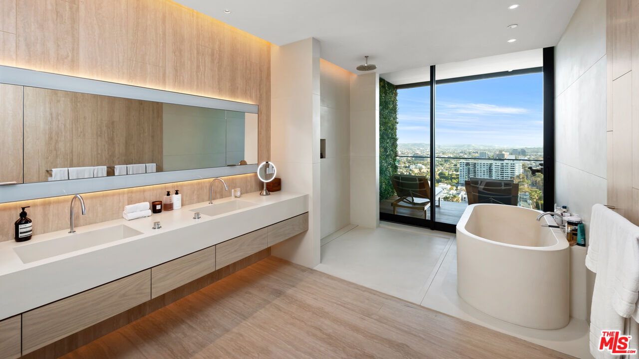 9040 Sunset BLVD Unit: 1101