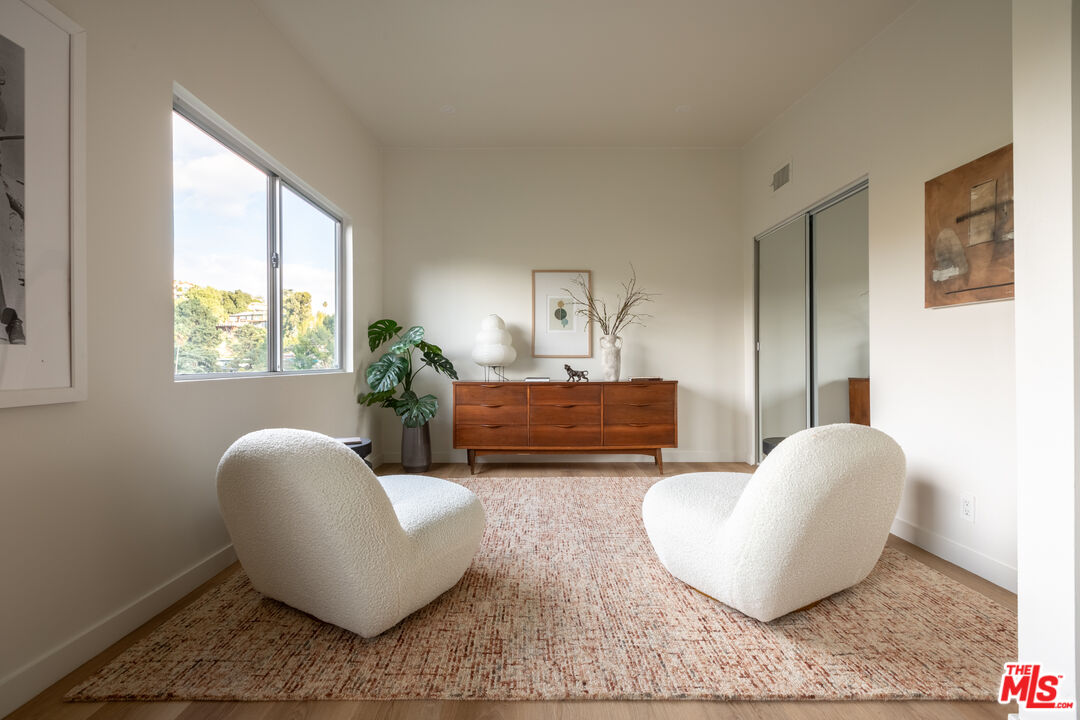 5661 Spreading Oak Dr