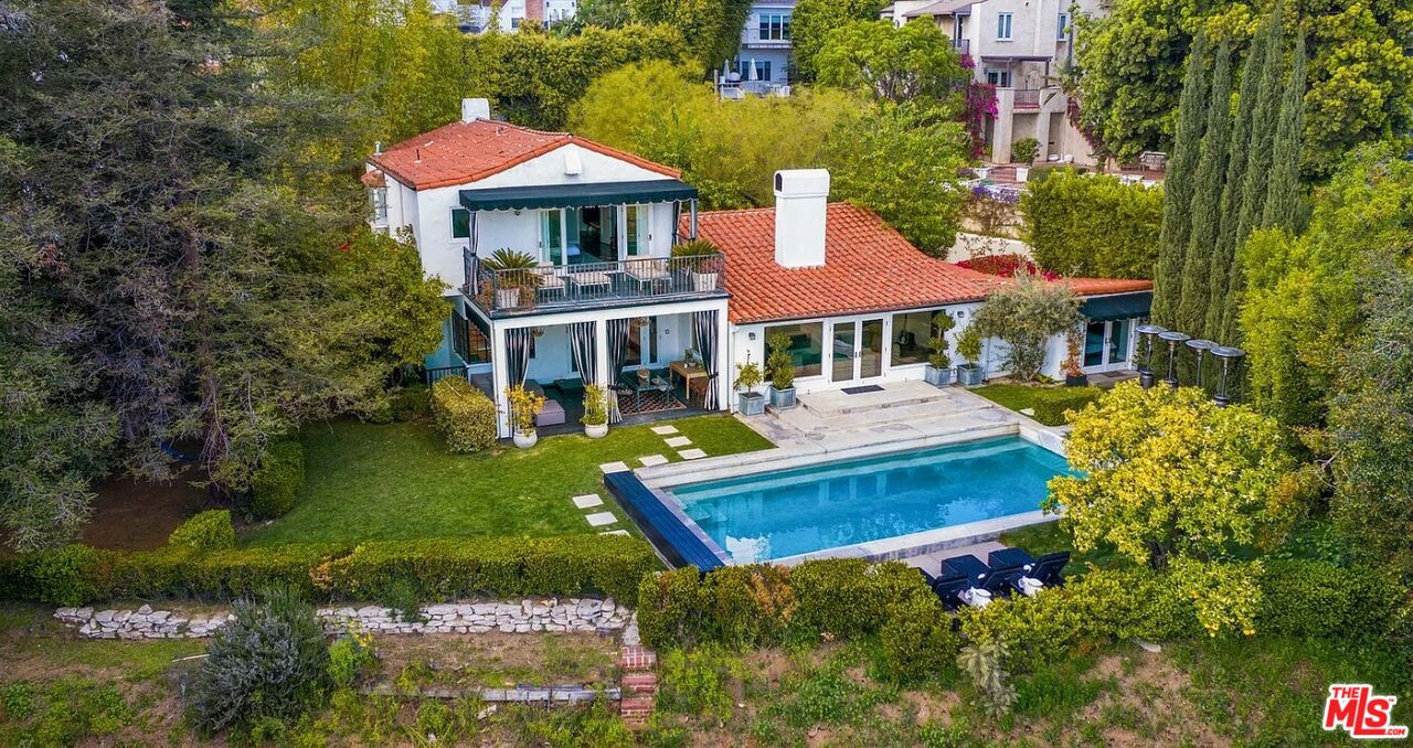 1514 Sunset Plaza Dr