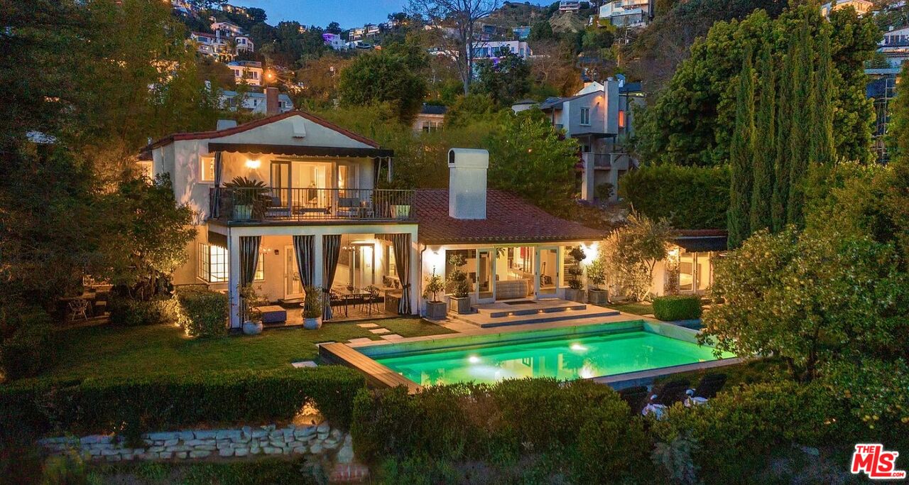 1514 Sunset Plaza Dr