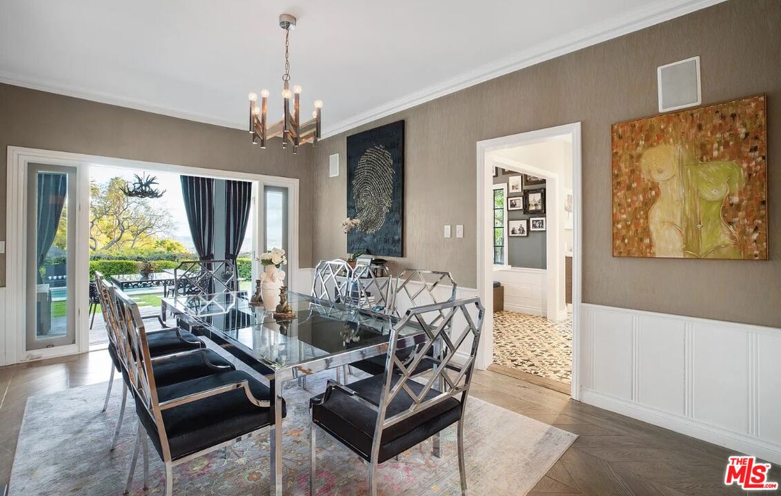 1514 Sunset Plaza Dr
