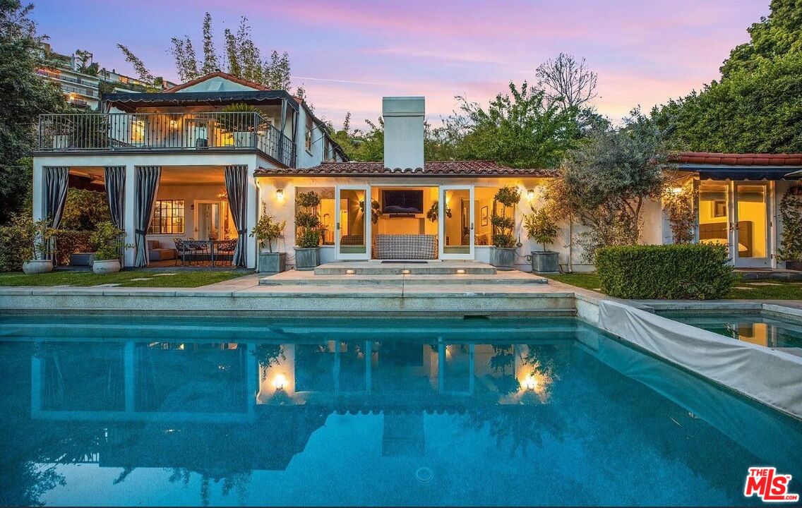 1514 Sunset Plaza Dr