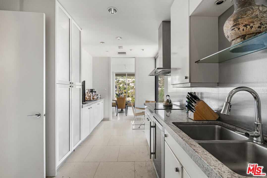 9255 Doheny Rd Unit: 1905