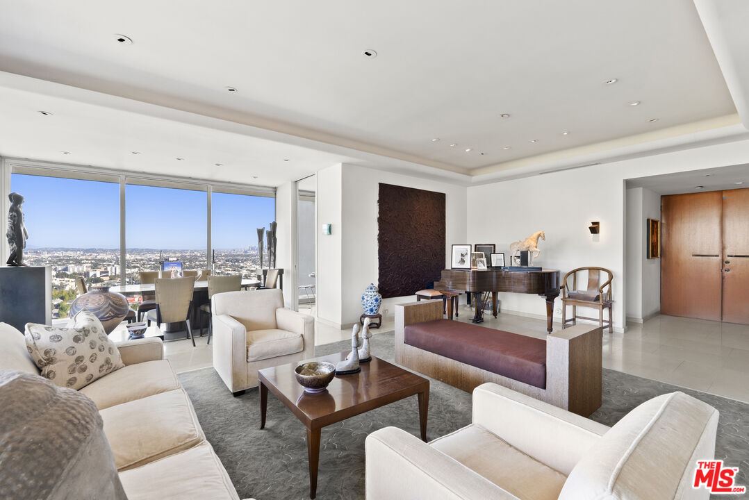 9255 Doheny Rd Unit: 1905