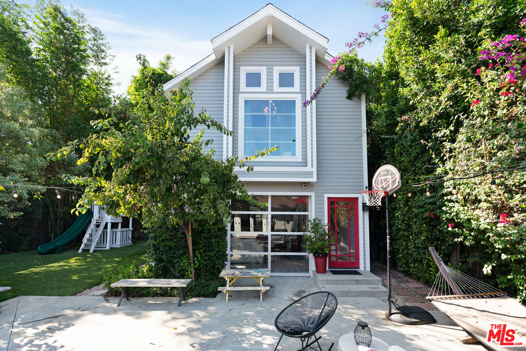 1551 S Ogden Dr