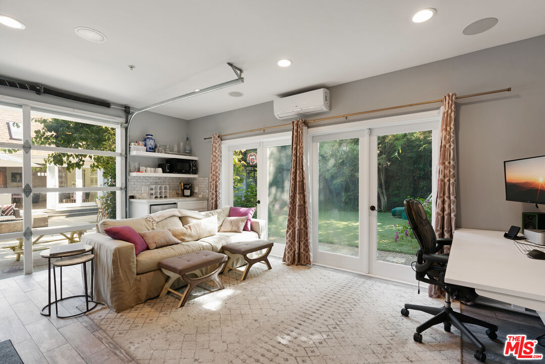 1551 S Ogden Dr