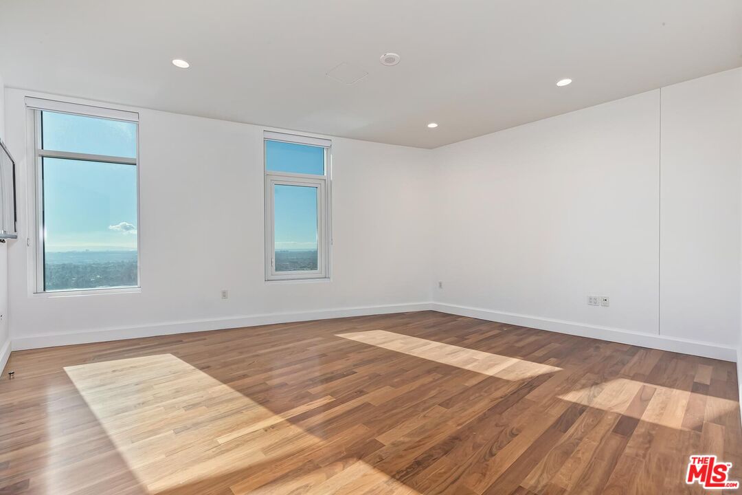 1 W Century Dr Unit: 21A