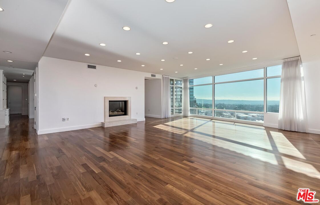 1 W Century Dr Unit: 21A