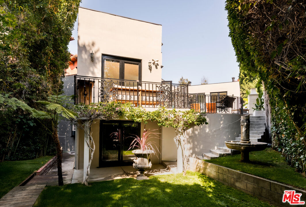 1143 Sierra Alta Way