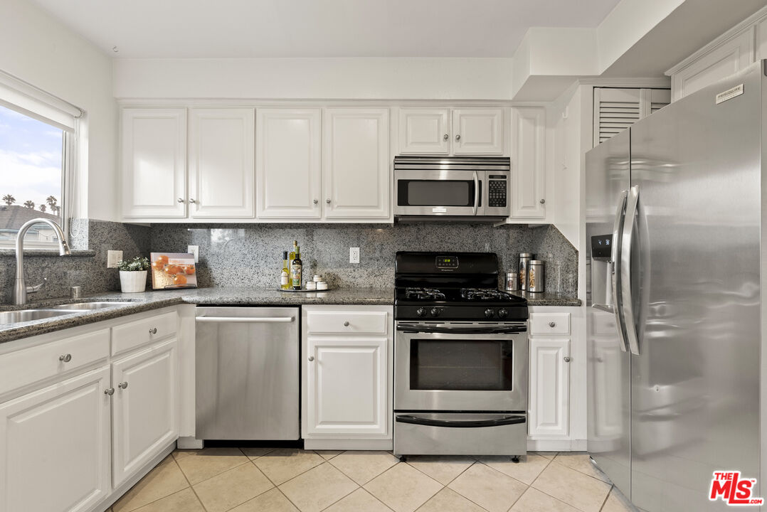 1447 Stanford St Unit: C