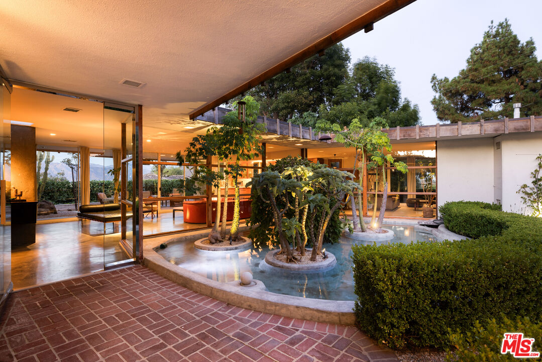 3307 Bonnie Hill Dr