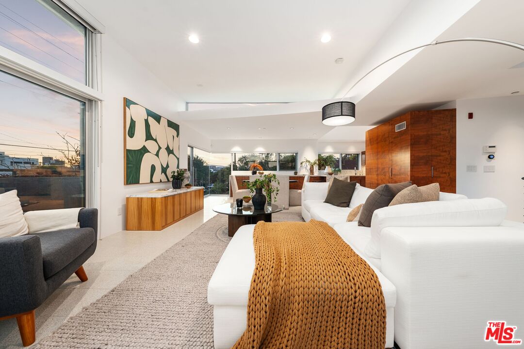 235 Ocean Park Blvd Unit: 1