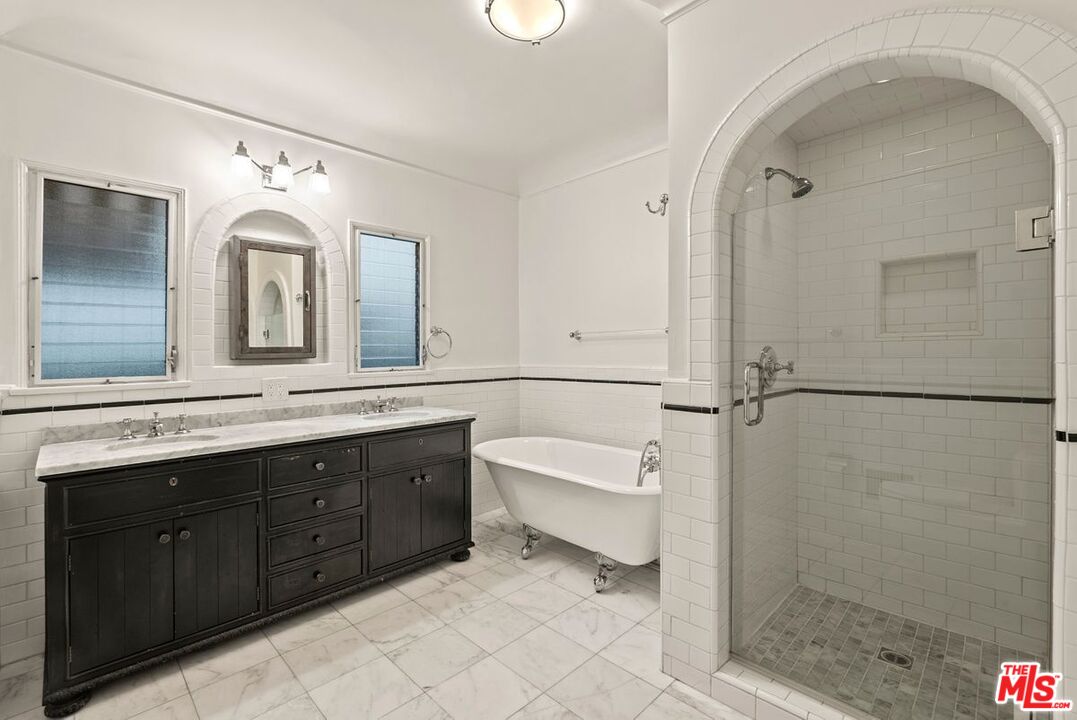 104 N Harper Ave