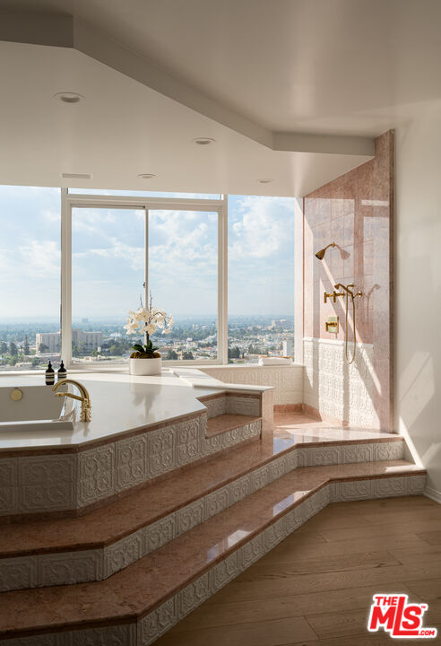 10724 WILSHIRE Unit: 1501