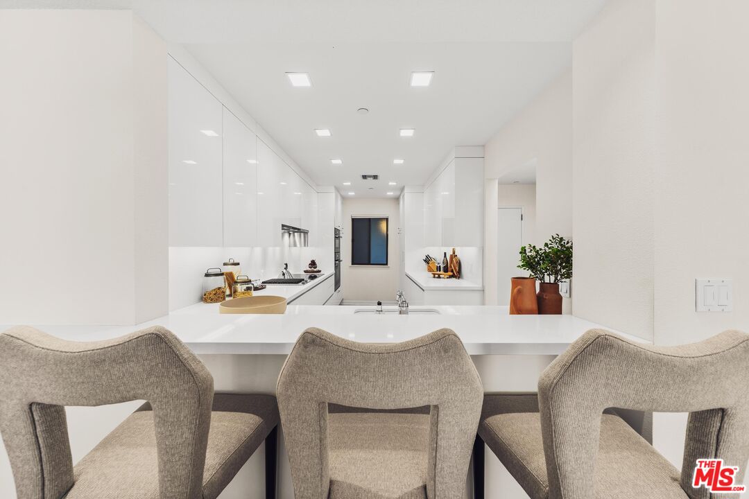 110 Ocean Park Blvd Unit: 504