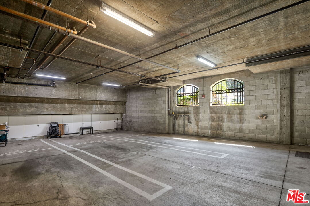 4400 Cartwright Ave Unit: 102