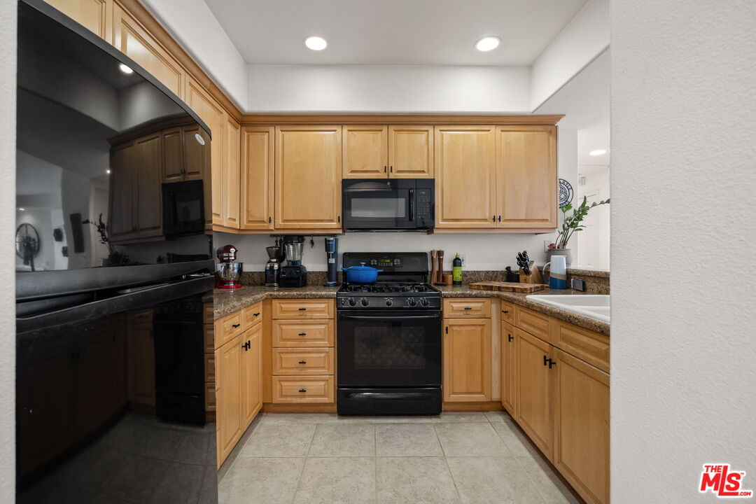 4400 Cartwright Ave Unit: 102