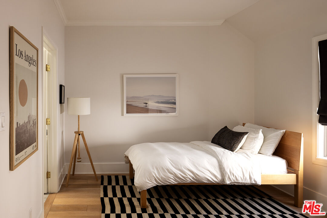 4424 Moorpark Way Unit: 5