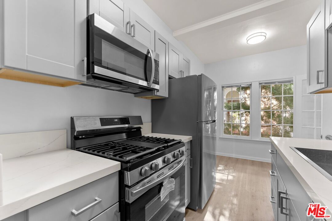 140 S Camden Dr Unit: 203